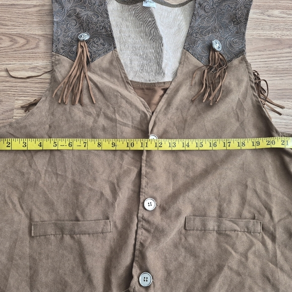 Spirit Halloween Women's Fringed Cowgirl Vest Costume - Picture 9 of 10